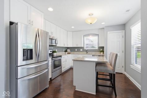 9733 Windy Lane Fishers IN 46037