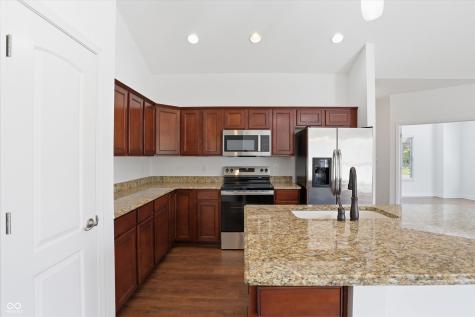 13905 Rue Royale Lane Mccordsville IN 46055
