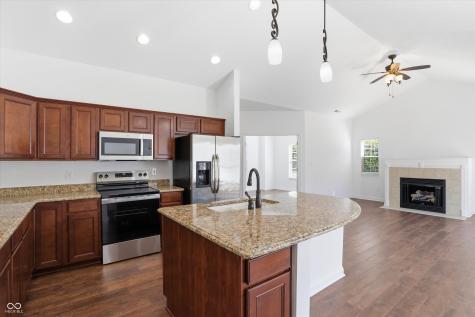 13905 Rue Royale Lane Mccordsville IN 46055