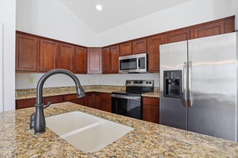 13905 Rue Royale Lane Mccordsville IN 46055