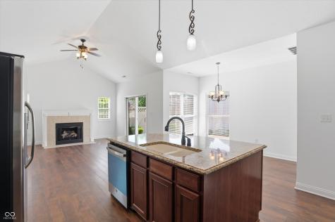 13905 Rue Royale Lane Mccordsville IN 46055