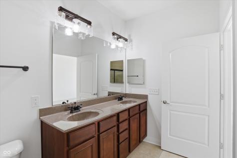 13905 Rue Royale Lane Mccordsville IN 46055