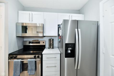 7854 Harbour Isle Indianapolis IN 46240