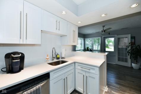 7854 Harbour Isle Indianapolis IN 46240