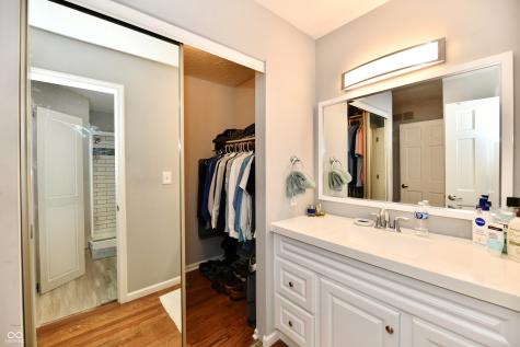 7854 Harbour Isle Indianapolis IN 46240
