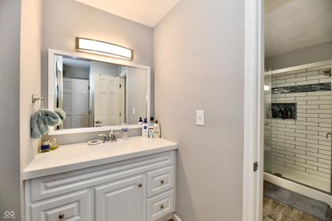 7854 Harbour Isle Indianapolis IN 46240