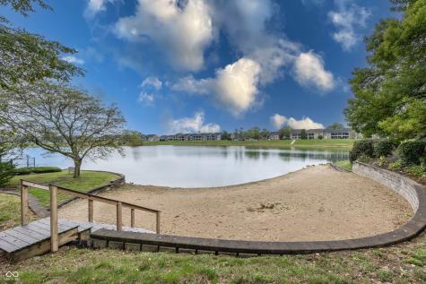 7854 Harbour Isle Indianapolis IN 46240