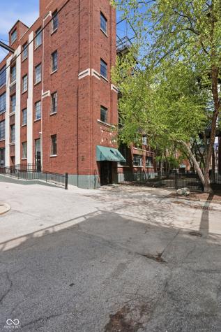 624 E Walnut Street Indianapolis IN 46204