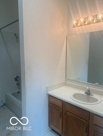 9242 Sea Pine Lane Indianapolis IN 46250