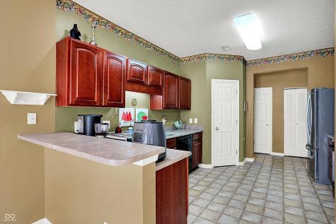 2255 Colfax Lane Indianapolis IN 46260