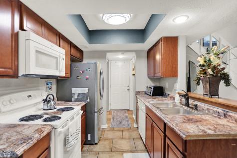 7813 Hunters Path Indianapolis IN 46214