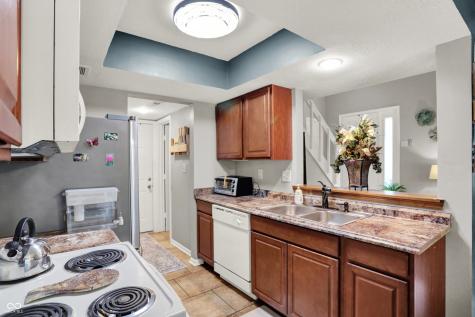 7813 Hunters Path Indianapolis IN 46214