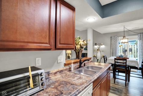 7813 Hunters Path Indianapolis IN 46214