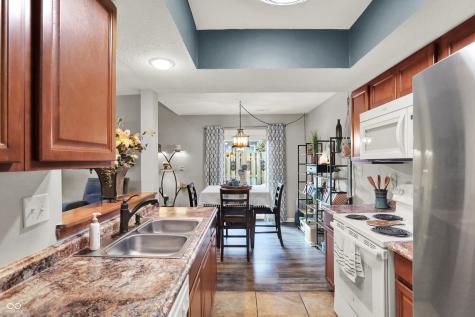 7813 Hunters Path Indianapolis IN 46214