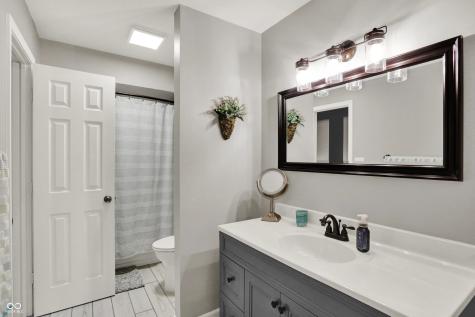 7813 Hunters Path Indianapolis IN 46214