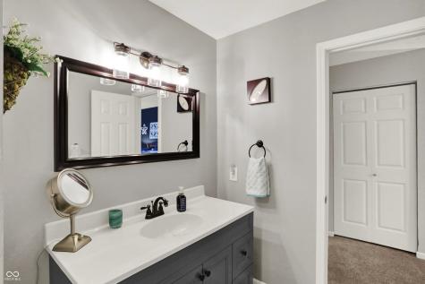7813 Hunters Path Indianapolis IN 46214