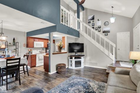 7813 Hunters Path Indianapolis IN 46214
