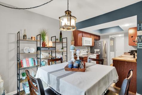7813 Hunters Path Indianapolis IN 46214