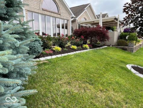 7386 Lake Lakota Place Indianapolis IN 46217