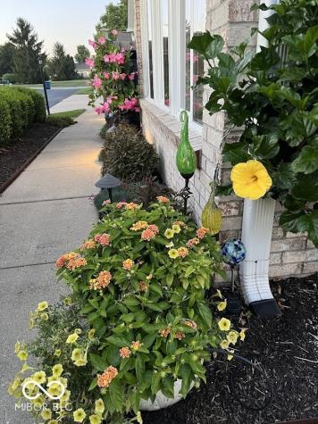 7386 Lake Lakota Place Indianapolis IN 46217