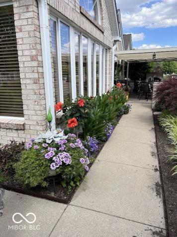 7386 Lake Lakota Place Indianapolis IN 46217