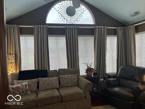 7386 Lake Lakota Place Indianapolis IN 46217