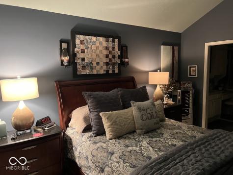 7386 Lake Lakota Place Indianapolis IN 46217