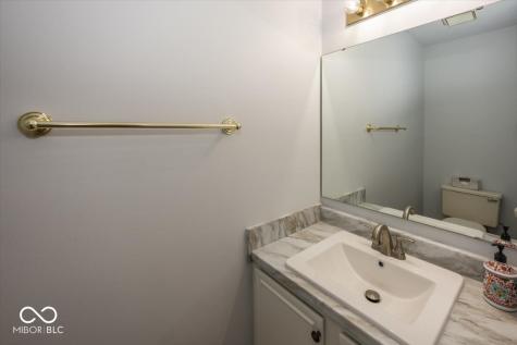 7037 Sea Oats Lane Indianapolis IN 46250