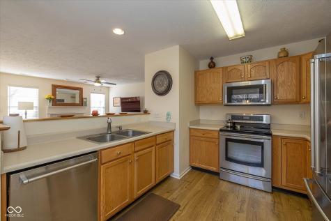 16931 Mapleton Place Westfield IN 46074