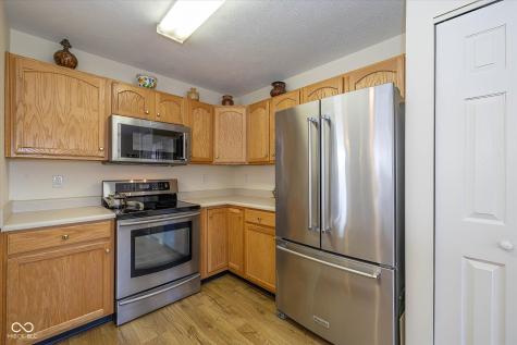 16931 Mapleton Place Westfield IN 46074