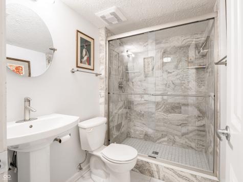 7629 Farm View Circle W Indianapolis IN 46256