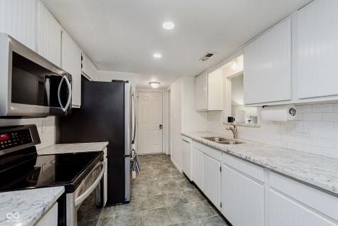 9017 Cinnebar Drive Indianapolis IN 46268