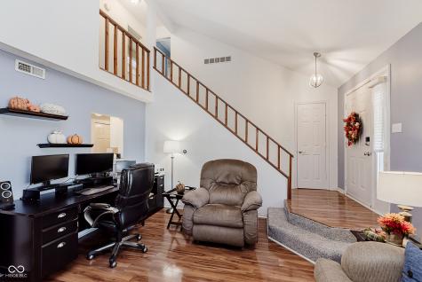9017 Cinnebar Drive Indianapolis IN 46268