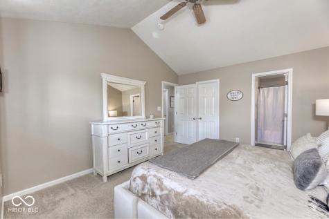 9705 Lenwood Street Fishers IN 46038