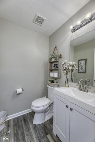 9705 Lenwood Street Fishers IN 46038