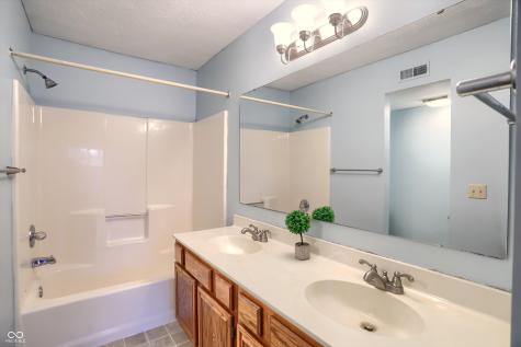 1149 Viburnum Drive Indianapolis IN 46260
