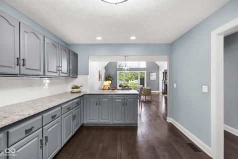 5118 Boardwalk Place Indianapolis IN 46220