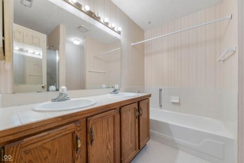 9277 Golden Leaf Way Indianapolis IN 46260