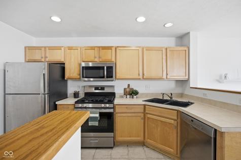 12706 Brewton Street Fishers IN 46038