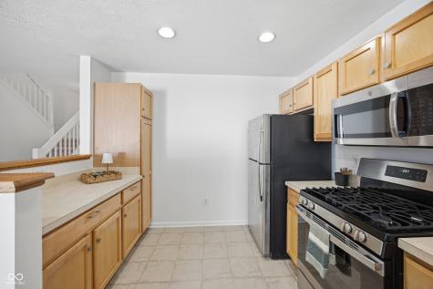 12706 Brewton Street Fishers IN 46038
