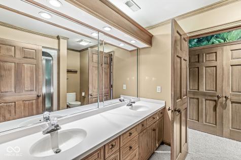 3748 Bay Road South Drive Indianapolis IN 46240
