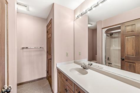 3748 Bay Road South Drive Indianapolis IN 46240