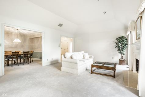 9271 Spring Lakes Drive Indianapolis IN 46260