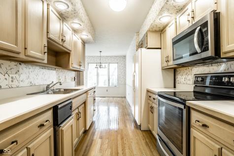 9271 Spring Lakes Drive Indianapolis IN 46260
