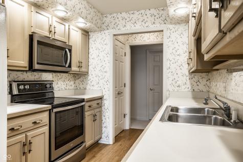9271 Spring Lakes Drive Indianapolis IN 46260