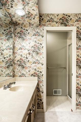 9271 Spring Lakes Drive Indianapolis IN 46260