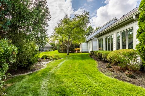 9271 Spring Lakes Drive Indianapolis IN 46260