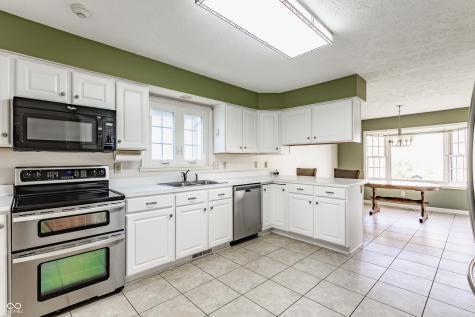 7616 Newport Bay Drive E Indianapolis IN 46240