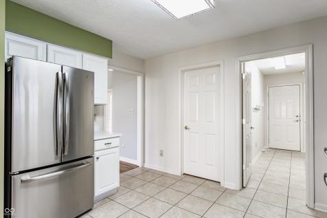 7616 Newport Bay Drive E Indianapolis IN 46240