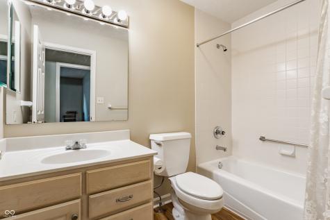 7616 Newport Bay Drive E Indianapolis IN 46240